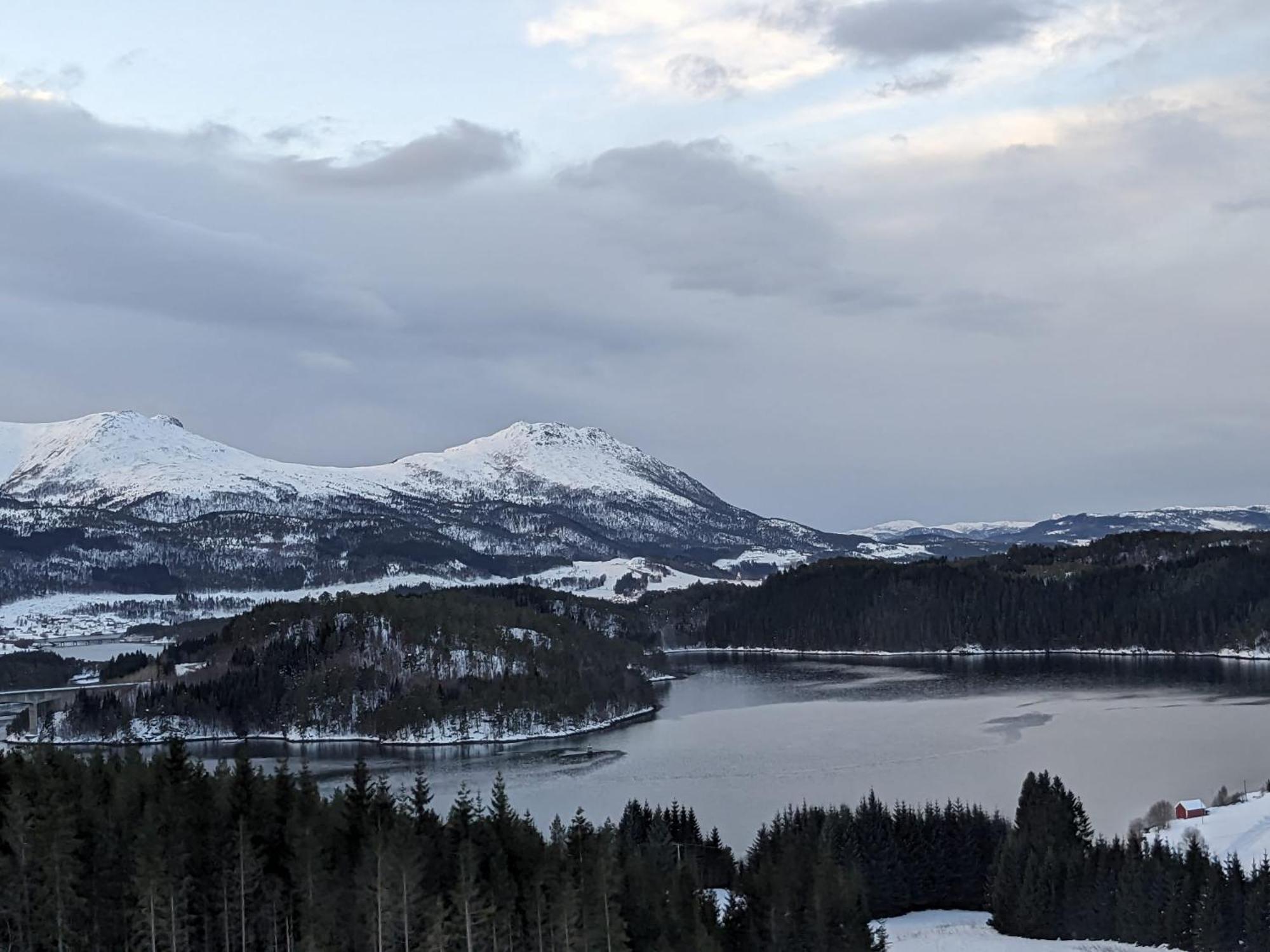 Overnatting Rodal Valsøybotn Kültér fotó